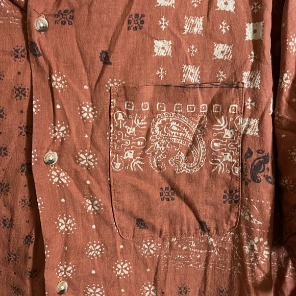 Linen blend button down vacation shirt. B6 - Picture 2 of 6